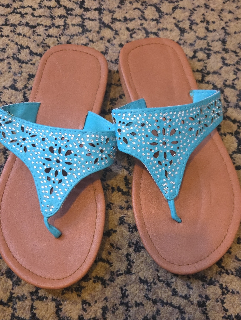Women’s Turquoise Rhinestone Thong Sandals - Stylish Summer Slip-Ons